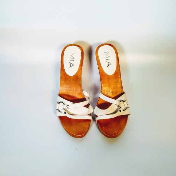 Super cute Mia clog sandals! - Picture 4 of 6